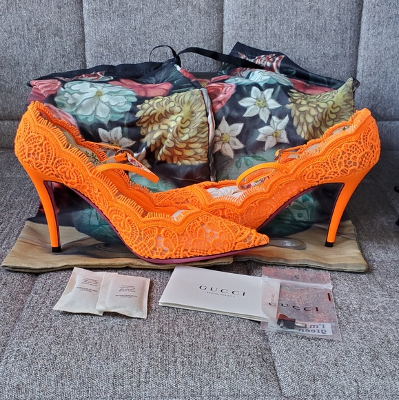 Gucci Virginia Neon Orange Lace Mary Jane Pointed Toe Pumps Size 37 1/2 - Picture 2 of 16